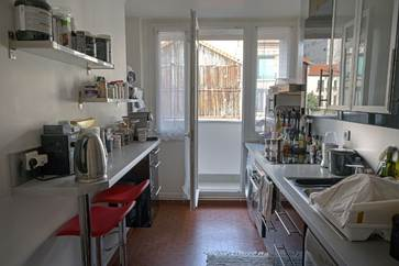 Une image contenant intérieur, scène, pièce, mur
Le contenu généré par l’IA peut être incorrect.